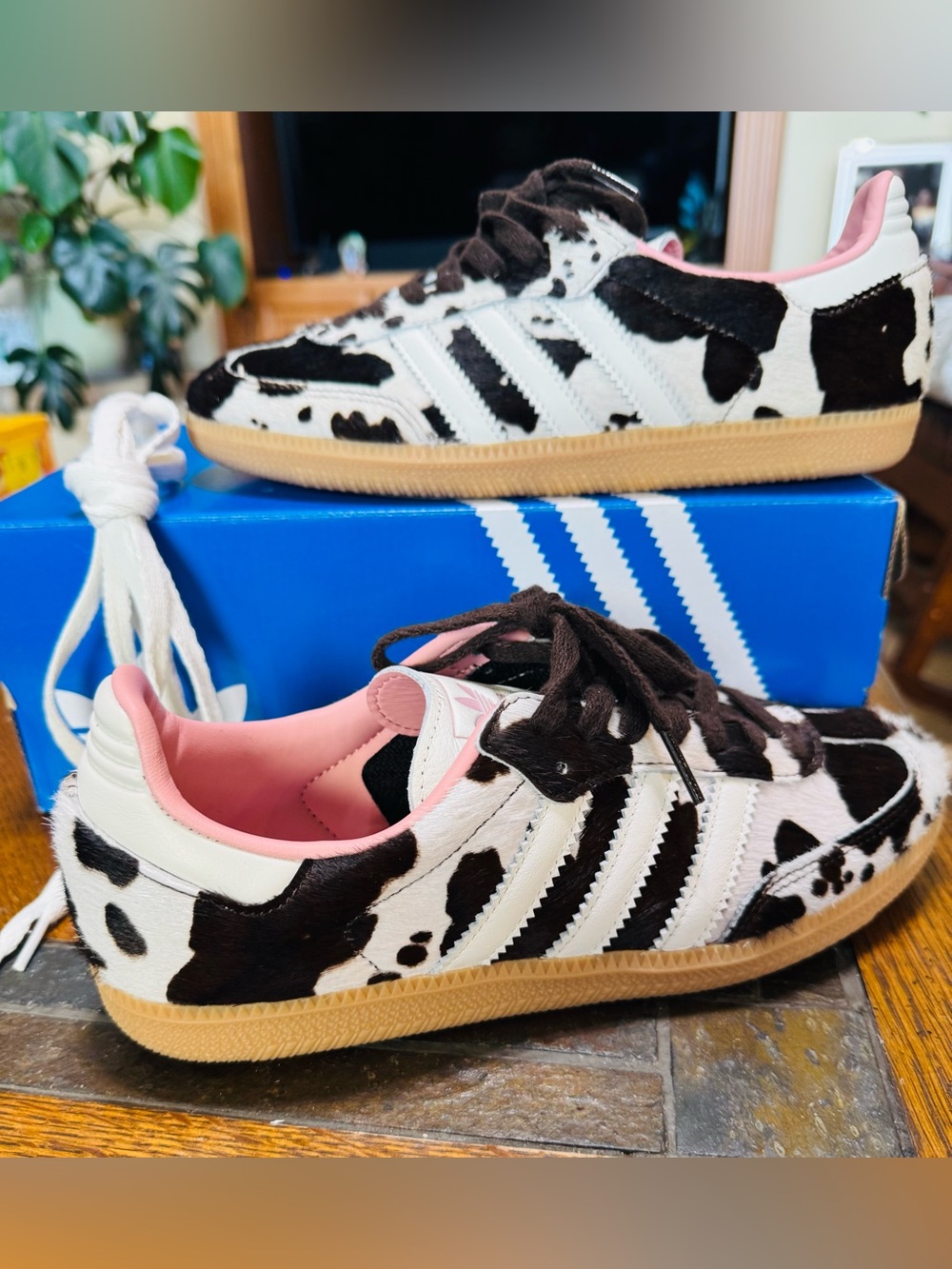 Adidas Women’s Samba OG Cow PRint Sneakers. New 8.5 size .Style Code :JR1256